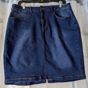 Short denim skirt